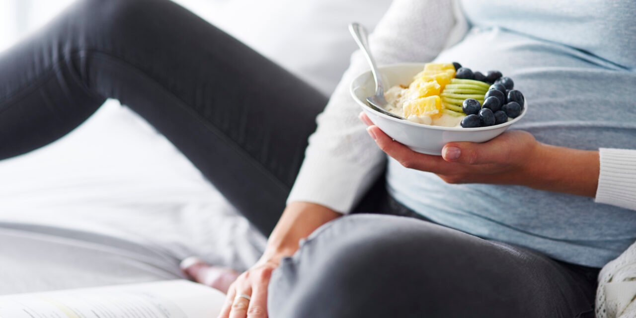 Nutriție în sarcină: Alimentație echilibrată pentru mamă și bebeluș